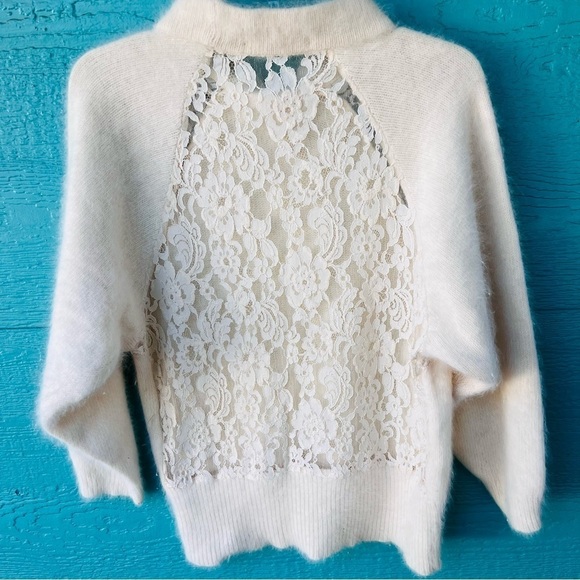 FUZZY ANGORA AND LACE VINTAGE IVORY CREAM SWEATER SIZE LARGE - Picture 8 of 10